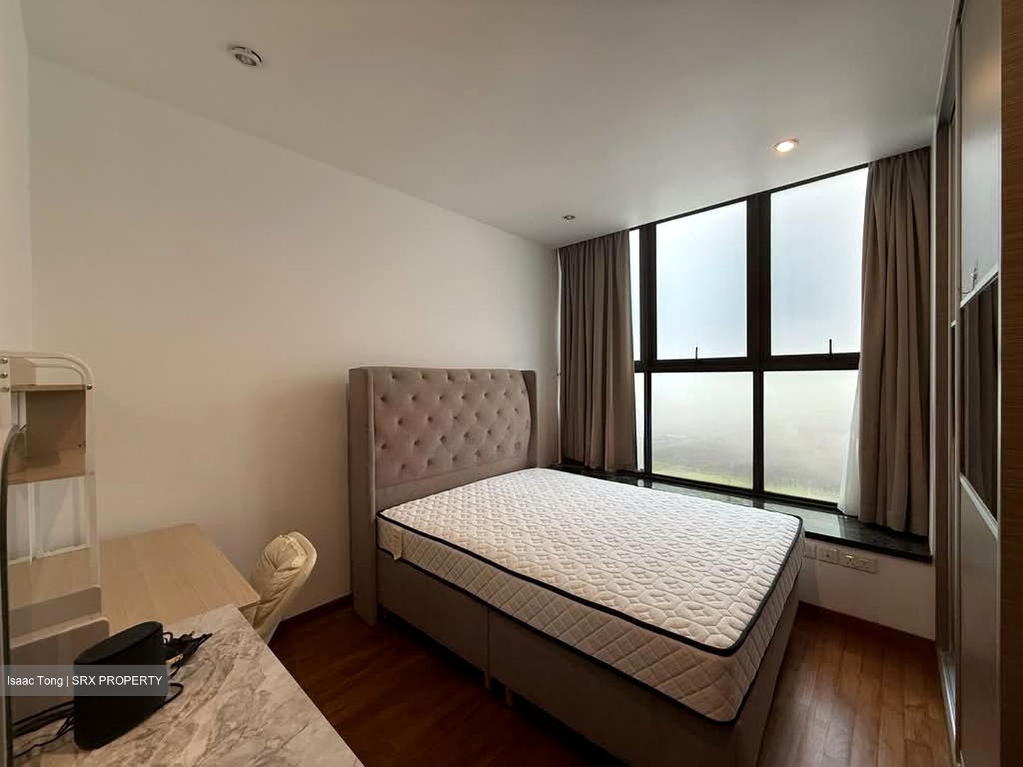 Holland Link (D10), Terrace #566604161